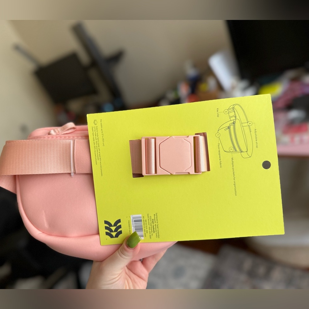 NWT All in Motion Belt Bag - blush/pink - Picture 3 of 4
